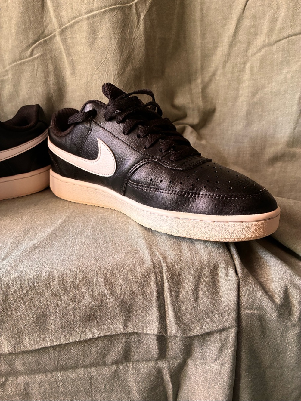 Nike Black Sneakers with White Swoosh - Picture 5 of 16